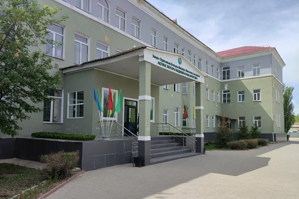 Актюбинский Высший медицинский колледж имени героя Советского Союза Маншук Маметовой АВМК